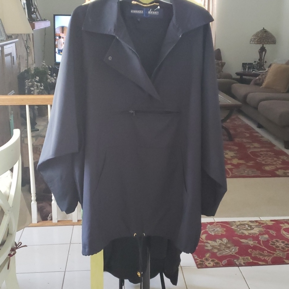 Black wind breaker